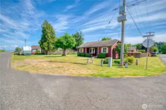 Wonderful corner lot