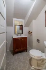 1/2 Bathroom