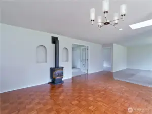 Propane free-standing stove