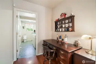 Great office space that new owners could be turned into spacious pantry.