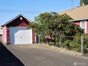 Driveway and Single Car garage