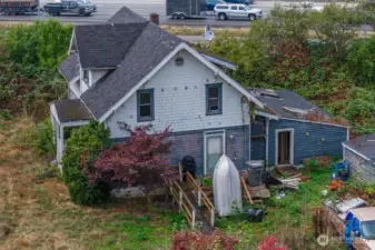 Side entry door to kitchen, off dive way