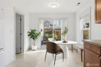 Breakfast nook (virtually staged)