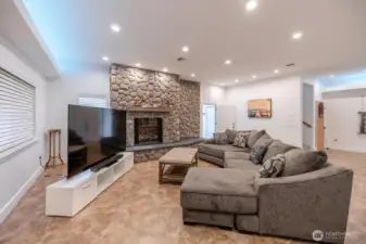 Entry floor living area