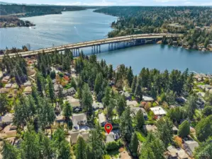 Located in the Enatai neighborhood, this home enjoys access to a shared 30 ft beach access on Lake Washington. A perfect spot to launch kayaks & paddleboards or swim with your pooch on hot days.