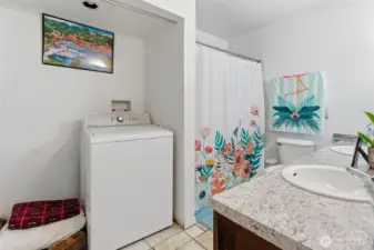 Unit B Bath with laundry