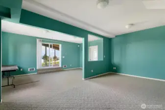 Bonus Room in the daylight basement