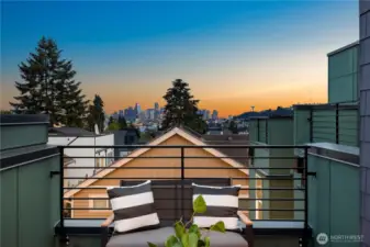 Photos are of a similar model home and are for illustrative purposes.