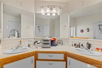 Double Sink Vanity!