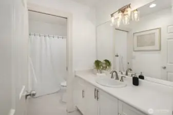 Dual Vanity for 2 bedrooms