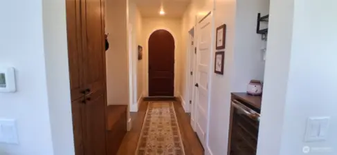 Entrance Way. Sitting Bench, Coat Hooks