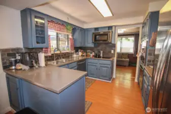 Quartz counter tops in kitchen