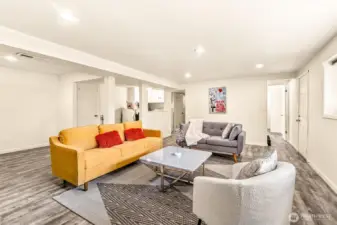 Sun filled basement could easily be converted to MIL