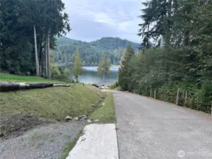 Samish Heights Ln is a dead end shared by only a few owners