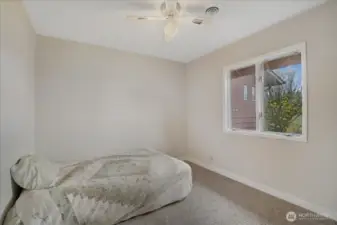 2nd beedroom new paint and carpet