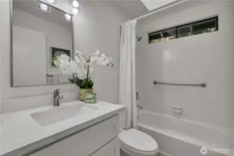 Upstairs main bathroom.