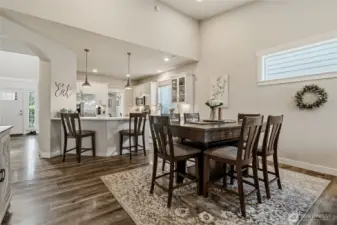 Family Dining and Brakfast Bar