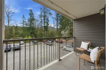 Even a nice deck, faces N/NE  so should be cool on hot days.