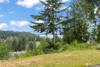 Welcome to fabulous lake views!