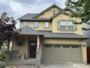 Welcome home to this charming two story in Bonney Lake!