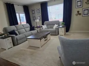 Spacious living room