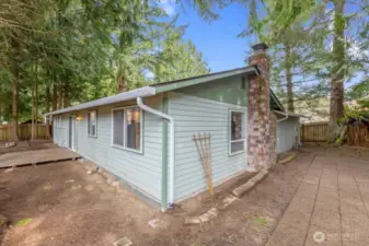 Private corner lot
