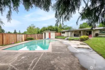 Plenty of space for entertaining!