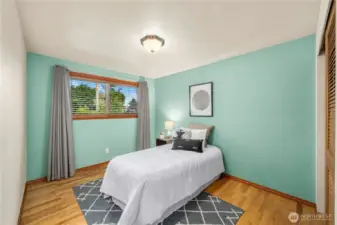 2nd bedroom