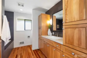 Hall Bathroom w/ Large Soaking Tub & Plenty of Storage