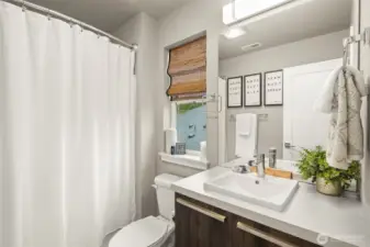 Mini Ensuite Full Bath