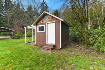 Future office space? This shed has propane and electric service and wired for generator (Generator on a distribution panel, has switch but it currently not automatic, easy to switch to automatic kind, e.g., Generac).