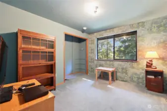 2nd bedroom with window facing lake & backyard.