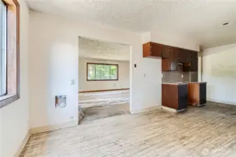 Kitchen/Dining Area