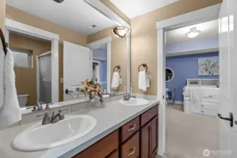 Jack and Jill Bathroom for 3rd and 4th bedroom