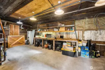 Mechanic/work room off of shop.