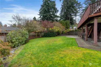 Huge landscaped and sprinklered lawn