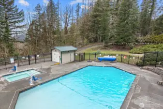 The Glen has two pools and lodges. Fireside and Riverside Fireside is open year round.
