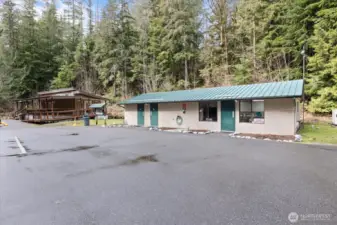 Comfort station with bathrooms, showers and laundromat.