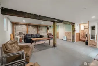 Groom Quarters