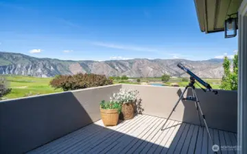 Take in the Mountain and golf course views!