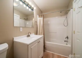 Hallway Full Bathroom