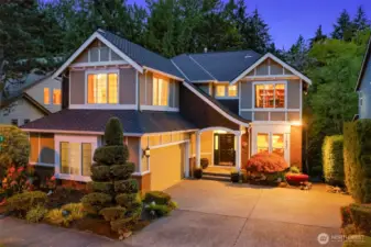 Stunning Northpoint Classic Craftsman!