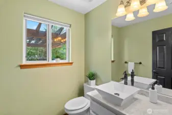 Lower level 1/2 bathroom