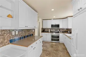Lots of cabinet space