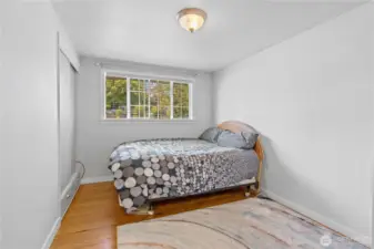 2nd bedroom