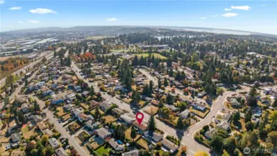 Minutes to parks, shopping, schools and restaurants