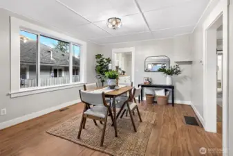 Large dining room, perfect for hosting dinner parties.