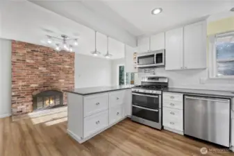 Kitchen eating nook and Family rm