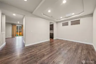 Dining room-scullery between dining and kitchen~so nice!