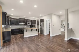 Lovely kitchen with double convection ovens!